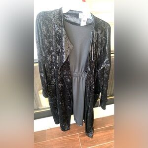 Black, crushed velvet duster size medium  brand new